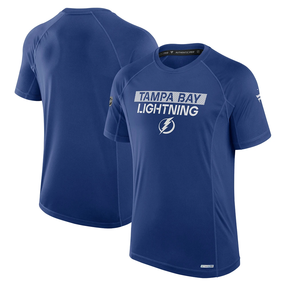 T-shirt authentique Pro Rink Tech bleu Tampa Bay Lightning Fanatics pour homme