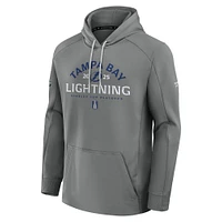 Sweat à capuche en molleton authentique Pro Rink Fly gris Tampa Bay Lightning pour homme, éliminatoires de la Coupe Stanley 2025