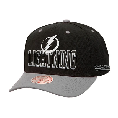 Casquette ajustable bicolore Pro Crown noire/grise Tampa Bay Lightning pour homme Mitchell & Ness avec inscription au dos