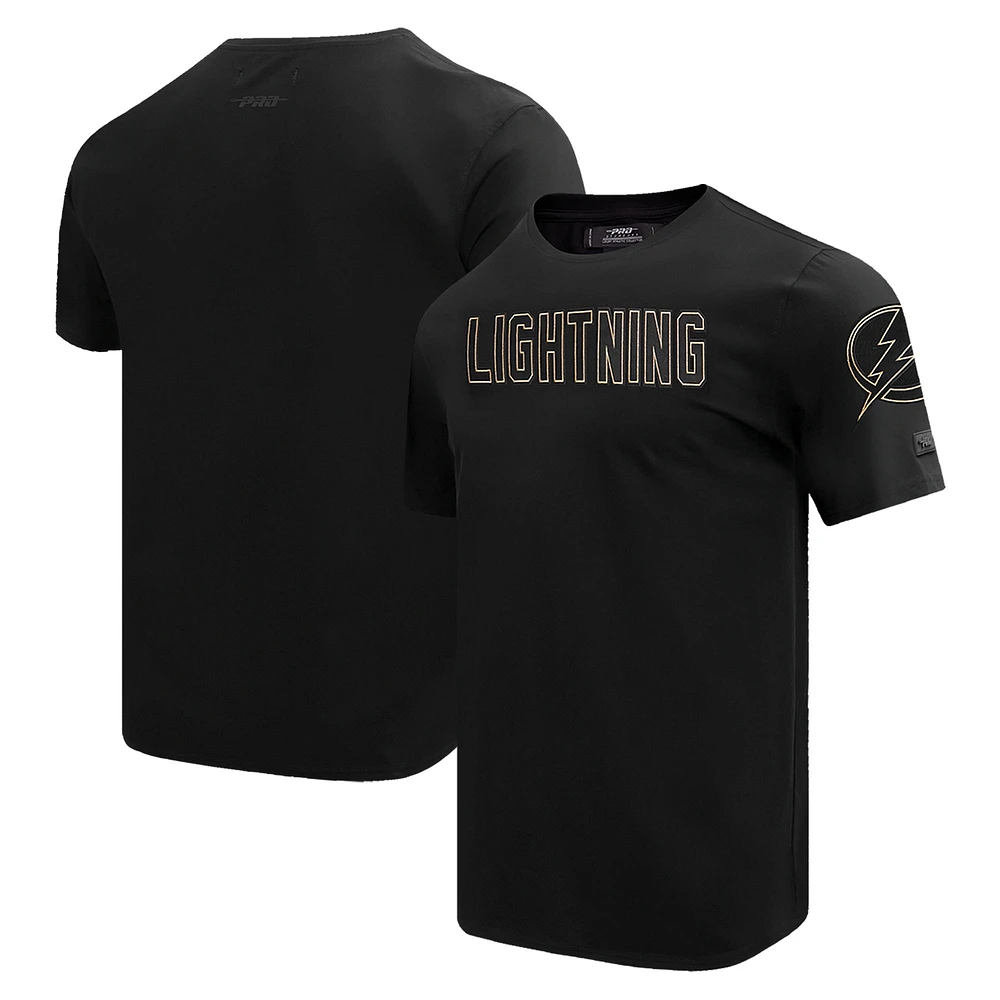 T-shirt noir Pro Standard pour hommes avec le mot-symbole du Lightning de Tampa Bay