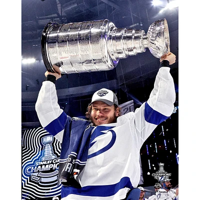 Mikhail Sergachev, joueur non signé du Lightning de Tampa Bay, vainqueur la Coupe Stanley 2020