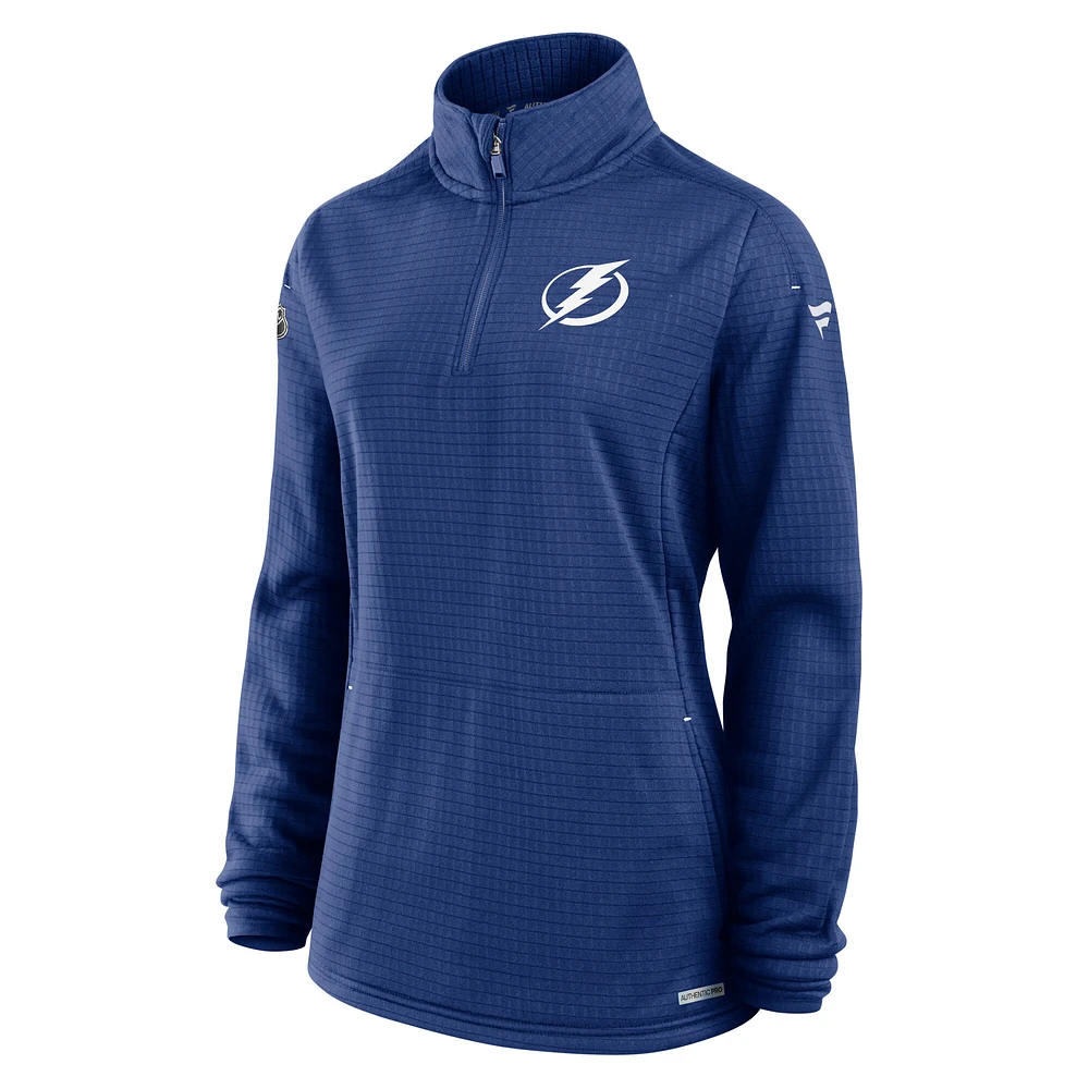 Haut à enfiler léger quart de zip bleu authentique Pro Rink Tampa Bay Lightning Fanatics pour femme