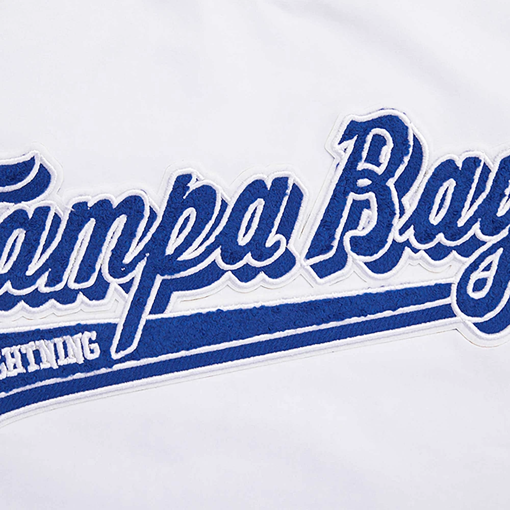 T-shirt court Pro Standard blanc Tampa Bay Lightning Boxy Script Tail pour femmes