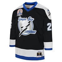 Maillot de joueur ligne bleue Mitchell & Ness Martin St. Louis noir Tampa Bay Lightning 2003 pour jeunes