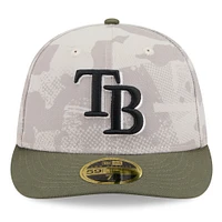 Casquette ajustée 59FIFTY basse pour homme New Era beige clair/olive Tampa Bay Rays 2025 Armed Forces Day