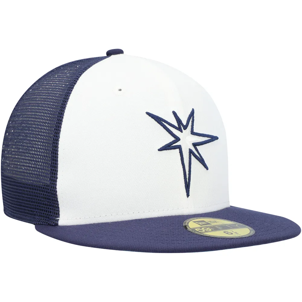 Casquette ajustée 59FIFTY pour entraînement au bâton sur le terrain des Rays de Tampa Bay 2023 New Era homme, blanc/bleu marine