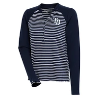 T-shirt à manches longues Henley Maverick Antigua bleu marine/blanc pour femme des Tampa Bay Rays