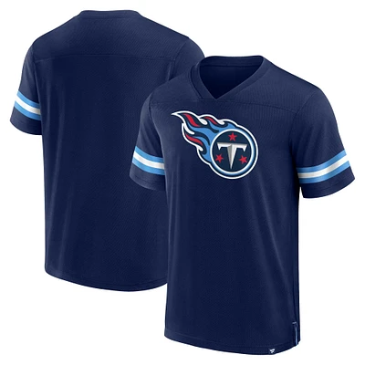 T-shirt à col en V Fanatics Navy Tennessee Titans Jersey Tackle pour hommes