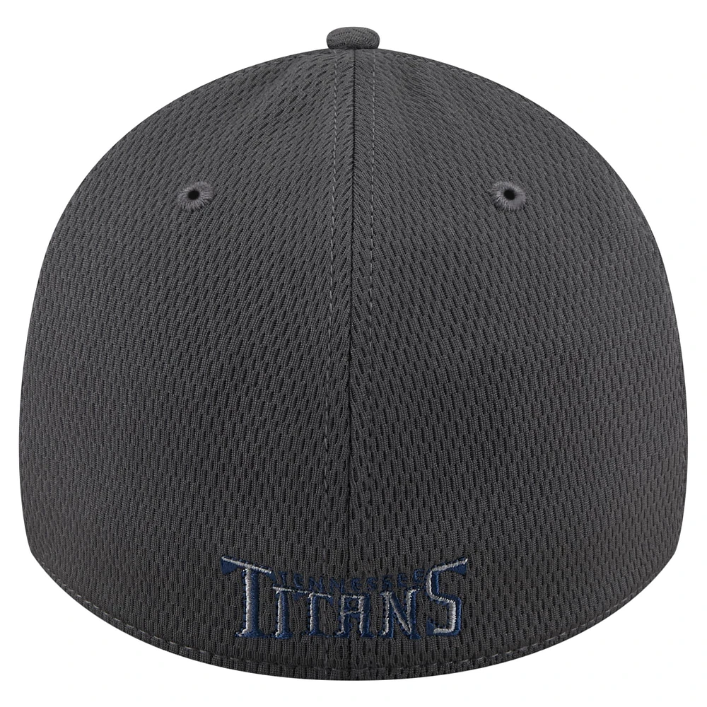 Men's New Era Graphite Tennessee Titans  Main 39THIRTY Flex Hat