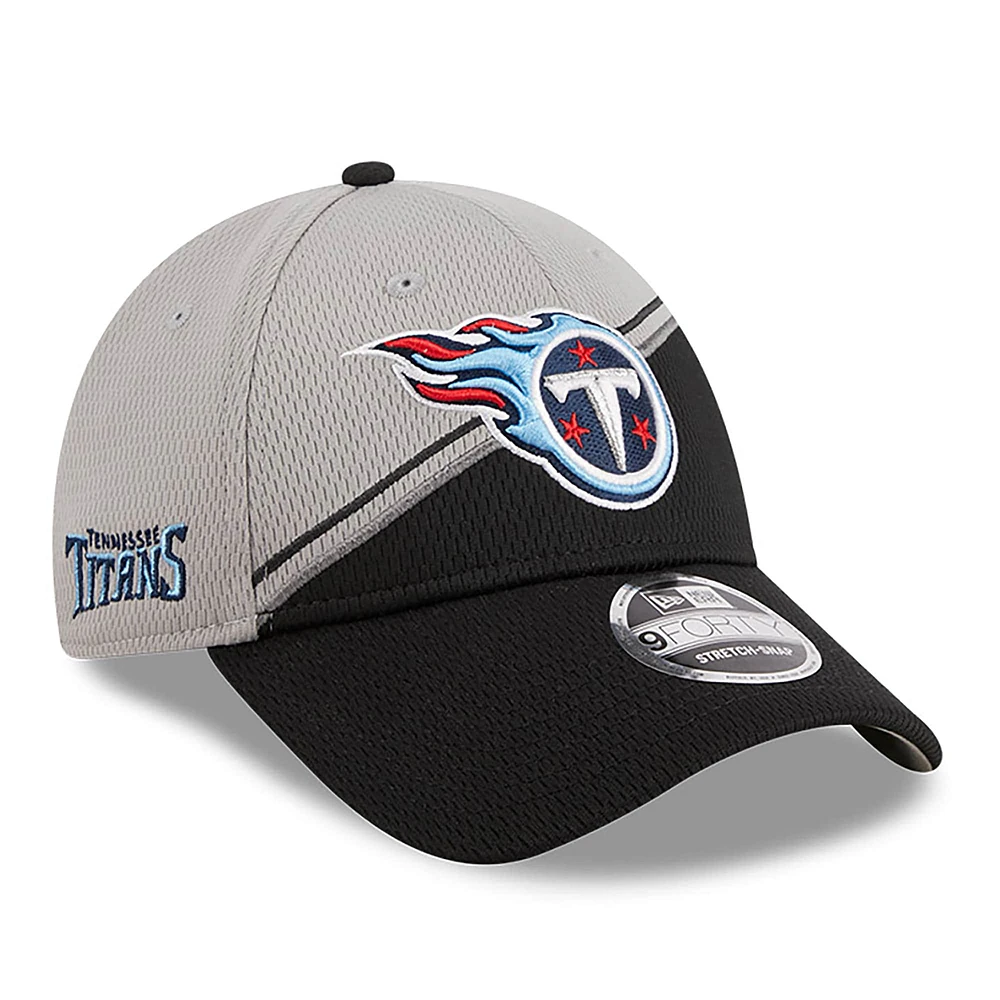 Casquette réglable 9FORTY Sideline 2023 Sideline 9FORTY des Tennessee Titans New Era pour homme, gris/noir