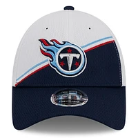 Casquette ajustable 9FORTY Sideline 2023 Sideline 9FORTY des Tennessee Titans New Era pour homme, blanc/bleu marine