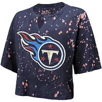 T-shirt court à col cranté Majestic Threads pour femmes, bleu marine, Tennessee Titans, Bleach Splatter