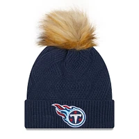 Bonnet en tricot à revers enneigé pour femme Tennessee Titans New Era bleu marine avec pompon