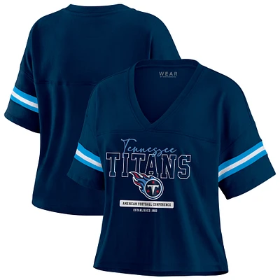 T-shirt court à col en V et blocs de couleurs bleu marine pour femme WEAR by Erin Andrews des Tennessee Titans