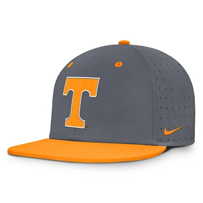 Men's Nike Gray Tennessee Volunteers On-Field Dugout True Performance Fitted Hat