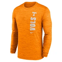 T-shirt à manches longues Nike Tennessee Orange Volunteers 2024 Sideline Velocity Performance pour homme