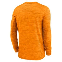 T-shirt à manches longues Nike Tennessee Orange Volunteers 2024 Sideline Velocity Performance pour homme