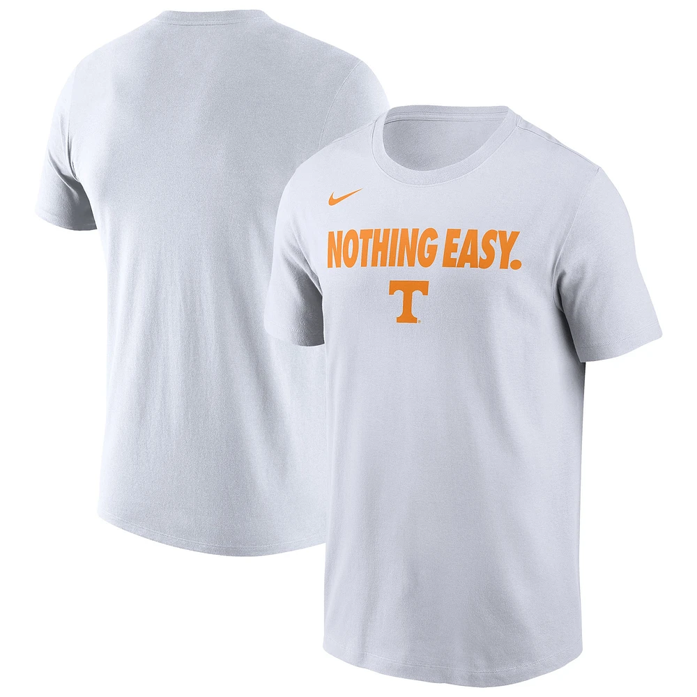 T-shirt Nike blanc pour homme Tennessee Volunteers 2025 On-Court Bench
