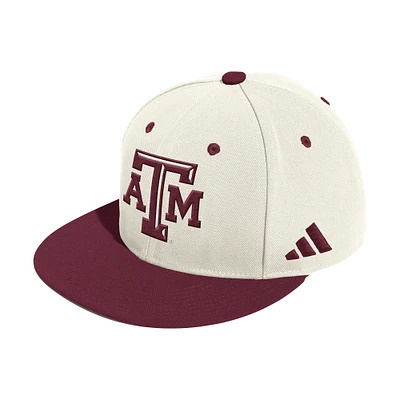 Casquette de baseball ajustée On-Field Texas A&M Aggies pour homme Adidas couleur crème
