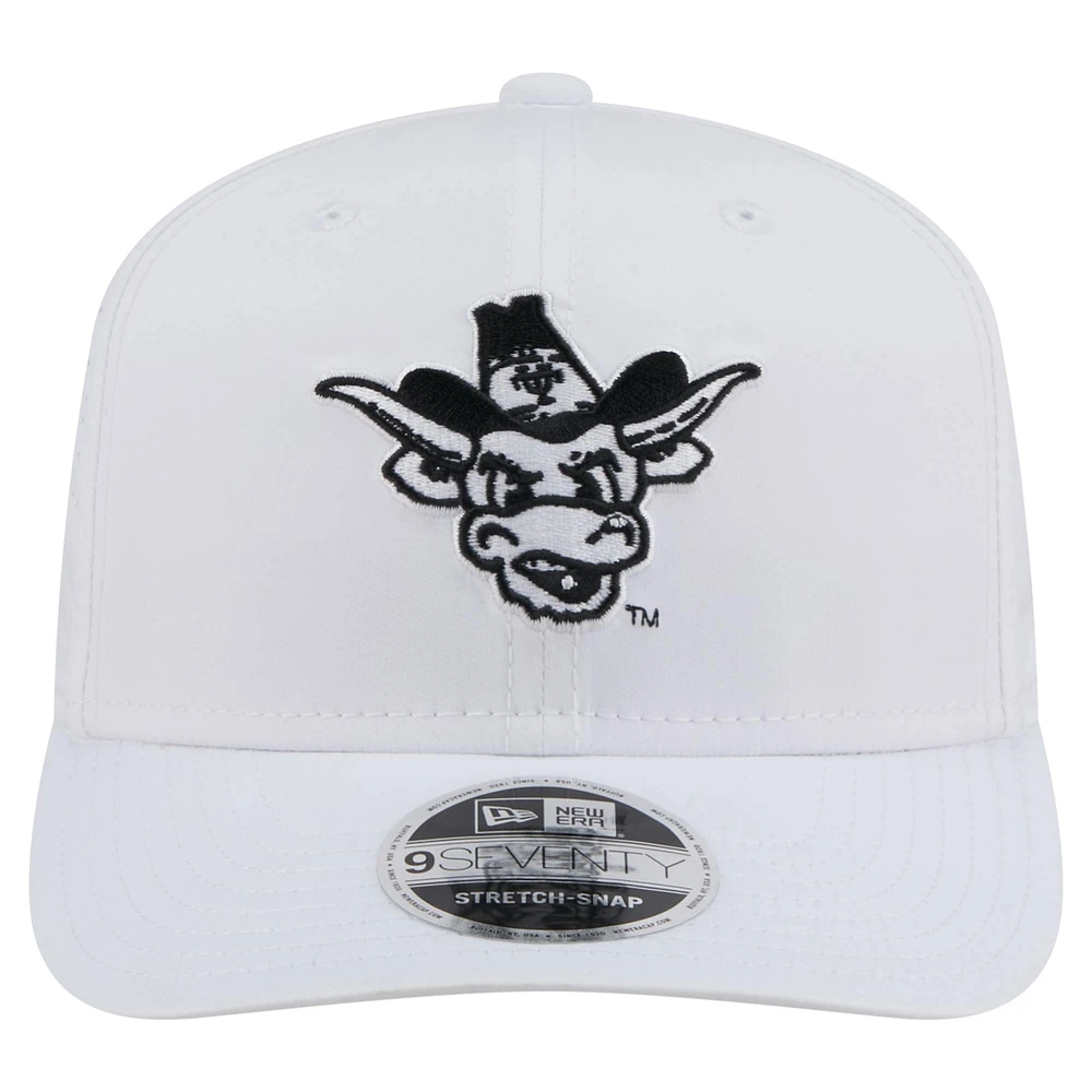 Men's New Era White Texas Longhorns Perform Vault 9SEVENTY Stretch-Snap Hat
