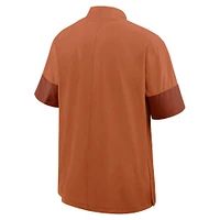 Veste d'entraîneur Nike orange brûlé Texas Longhorns 2025 Sideline à manches courtes et quart de zip pour homme