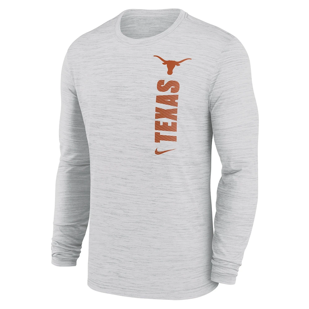 T-shirt à manches longues Nike Sideline Velocity Performance Texas Longhorns 2024 pour homme Blanc