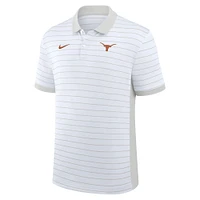 Polo Nike blanc à rayures Victory pour homme, équipe de début saison 2025 des Texas Longhorns