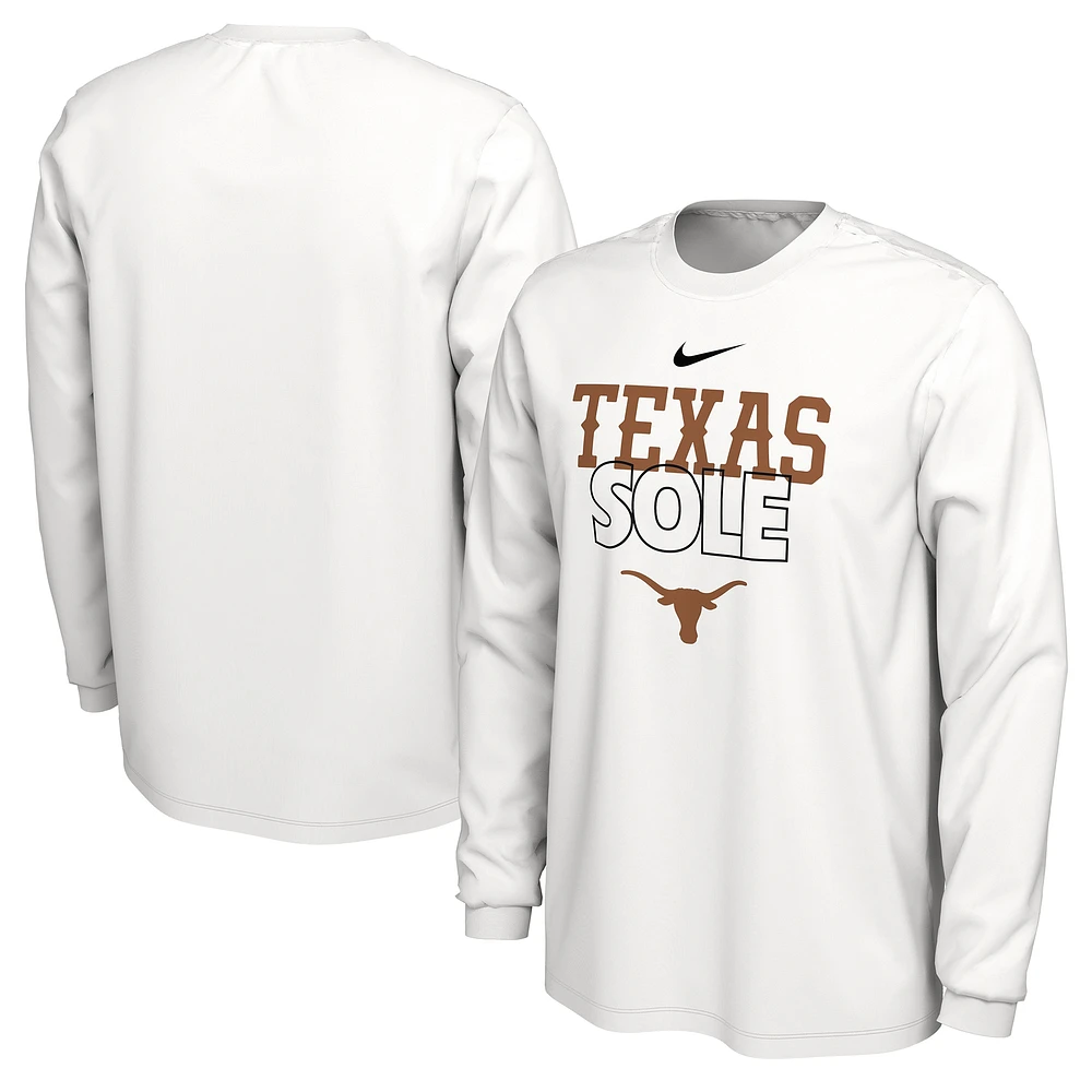 T-shirt Nike à manche longue blanc Texas Longhorns 2023 On Court Bench