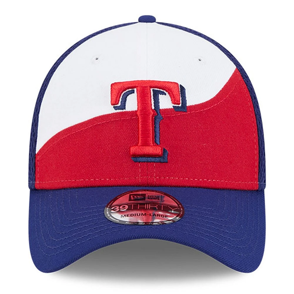 Casquette d'entraînement de printemps 39THIRTY Flex pour homme New Era rouge/bleu royal Texas Rangers 2025