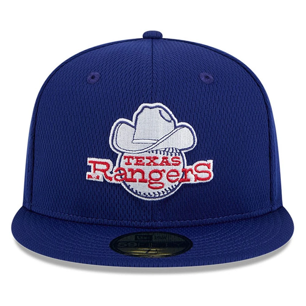 Casquette ajustée MLB Clubhouse 59FIFTY 2025 Royal Texas Rangers de New Era pour homme