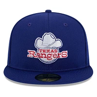 Casquette ajustée MLB Clubhouse 59FIFTY 2025 Royal Texas Rangers de New Era pour homme