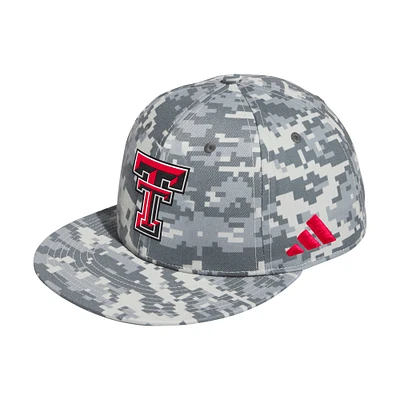 Casquette de baseball ajustée Adidas Camo Texas Tech Red Raiders On-Field pour homme
