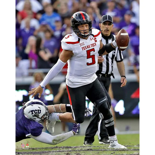 Patrick Mahomes Texas Tech Red Raiders Unsigned Throwing Vertical Photograph