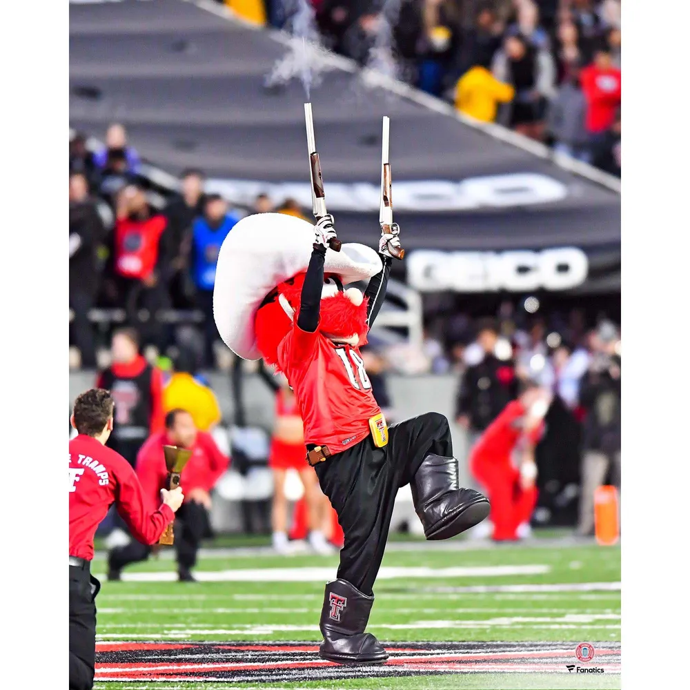 Patrick Mahomes Texas Tech Red Raiders Unsigned Throwing Photograph