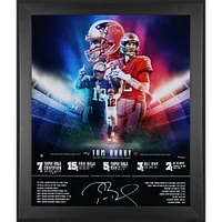 Photographie encadrée autographiée de Tom Brady, 20" x 24" de sa carrière, réalisée par les New England Patriots et les Tampa Bay Buccaneers