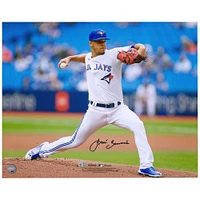 Photographie de 16" x 20" autographiée par Jose Berrios des Blue Jays de Toronto