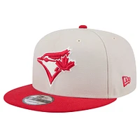 Casquette ajustée 9FIFTY pour la fête du Canada de la MLB 2024 des Blue Jays de Toronto New Era kaki/rouge pour hommes