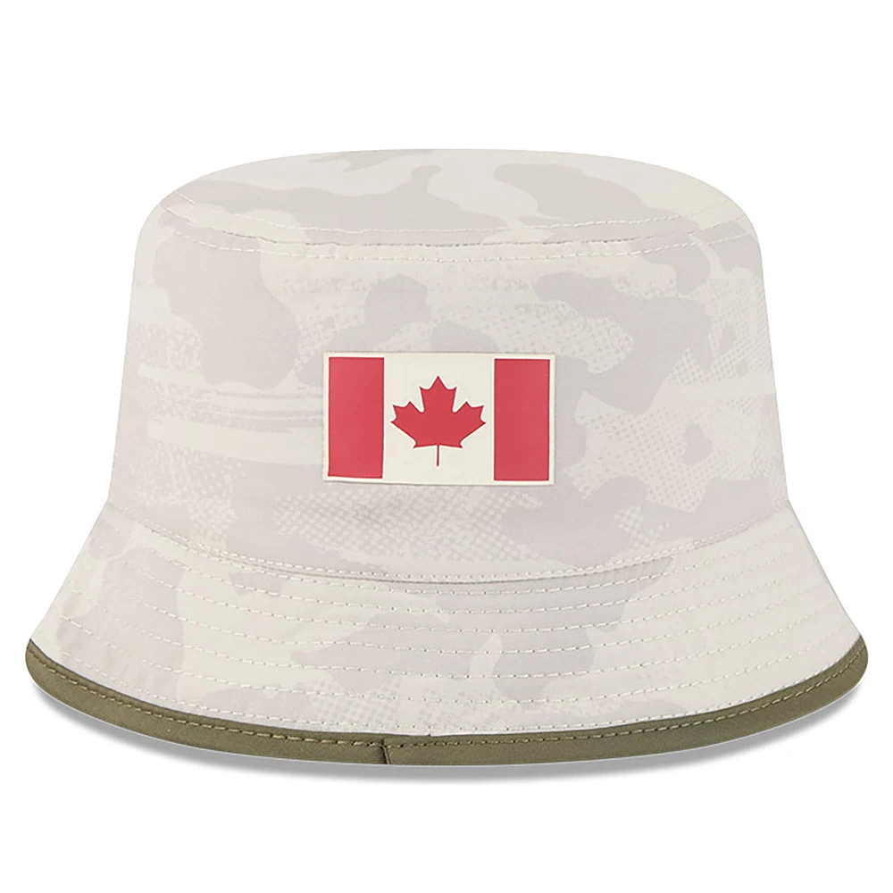 Bob beige clair New Era pour homme, Journée des forces armées 2025 des Blue Jays de Toronto