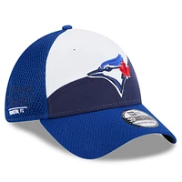 Casquette d'entraînement de printemps 39THIRTY Flex pour homme New Era bleu marine/bleu royal des Blue Jays Toronto 2025