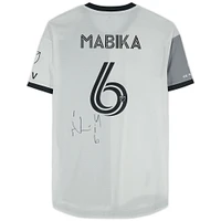 Maillot blanc dédicacé #6 du Toronto FC par Aime Mabika lors de la saison 2023 de la MLS