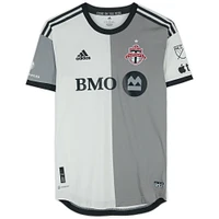 Maillot blanc dédicacé #6 du Toronto FC par Aime Mabika lors de la saison 2023 de la MLS