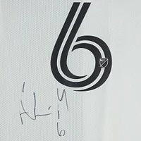 Maillot blanc dédicacé #6 du Toronto FC par Aime Mabika lors de la saison 2023 de la MLS