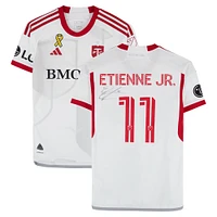 Maillot adidas blanc n° 11 dédicacé par Derrick Etienne Jr. du Toronto FC lors de la saison 2024 de la MLS - Taille S