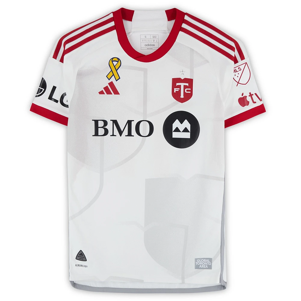 Maillot adidas blanc n° 11 dédicacé par Derrick Etienne Jr. du Toronto FC lors de la saison 2024 de la MLS - Taille S