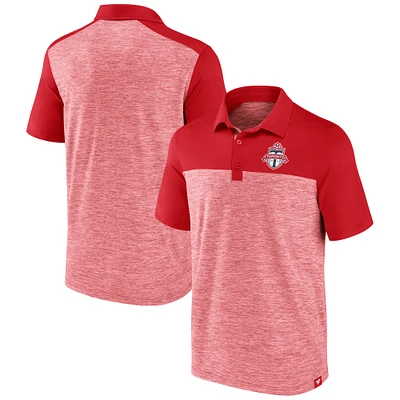 Polo rouge à teinture par espacement avec pochette Toronto FC de marque Fanatics pour hommes