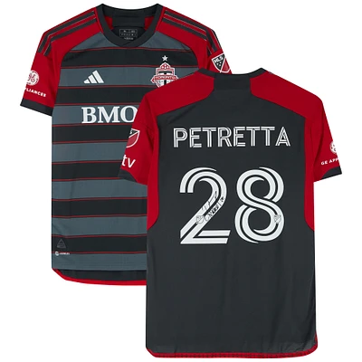 Maillot noir #28 autographié par Raoul Petretta du Toronto FC lors de la saison 2023 de la MLS