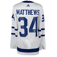 Maillot Adidas authentique blanc autographié par Auston Matthews des Maple Leafs de Toronto