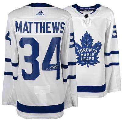 Maillot Adidas authentique blanc autographié par Auston Matthews des Maple Leafs de Toronto