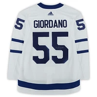 Maillot blanc authentique Adidas autographié par Mark Giordano des Maple Leafs de Toronto