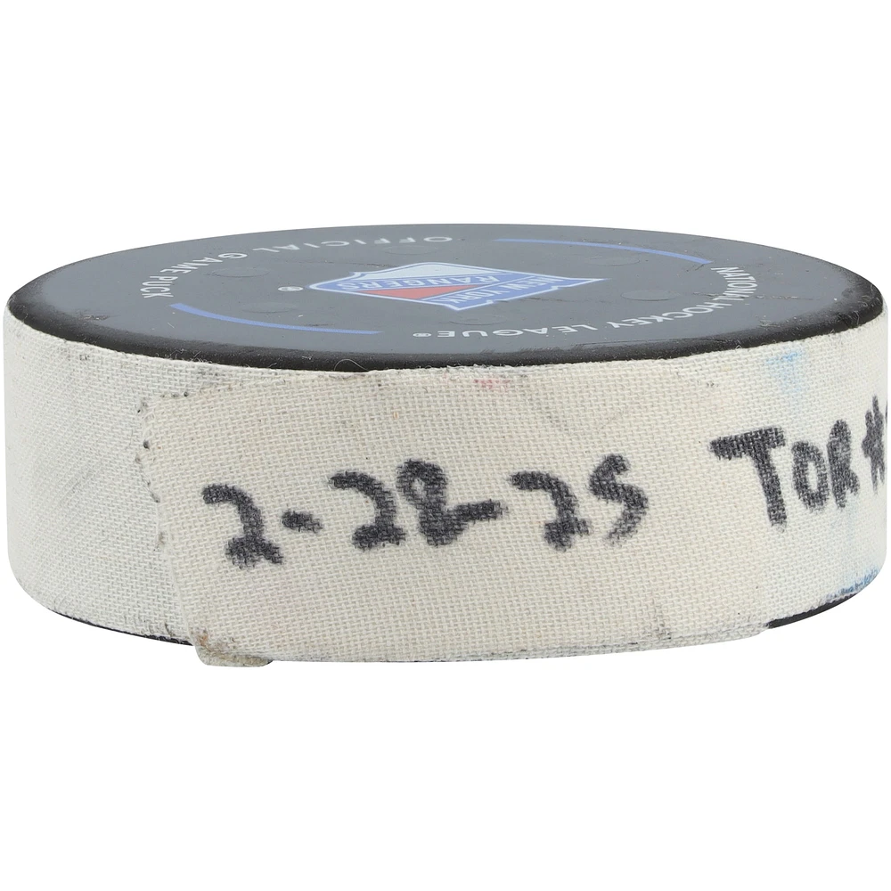 Matthew Knies, rondelle de but utilisée par les Maple Leafs de Toronto contre les Rangers de New York le 28 février 2025